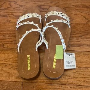 NEVER WORN BEFORE BRAND NEW SANDALS! Very stylish!